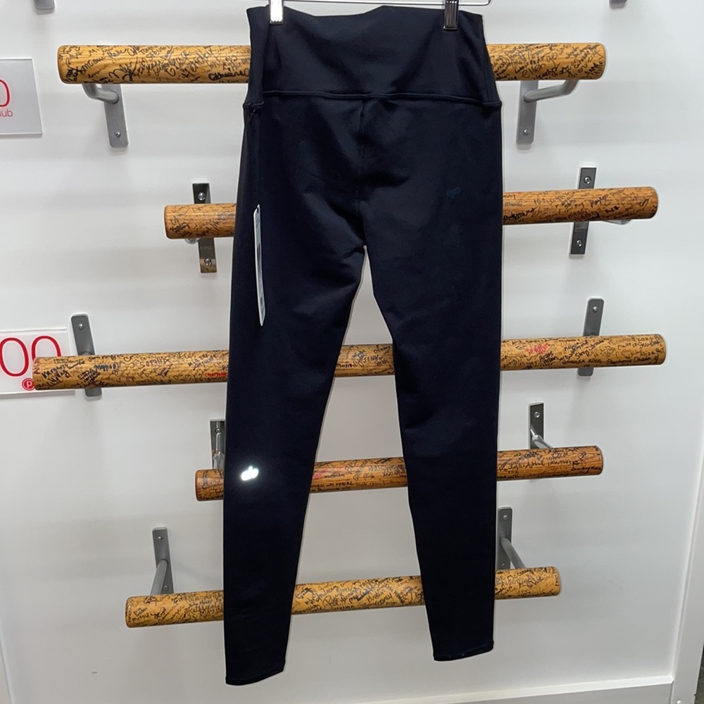ALO Yoga leggings - Picture 4 of 4